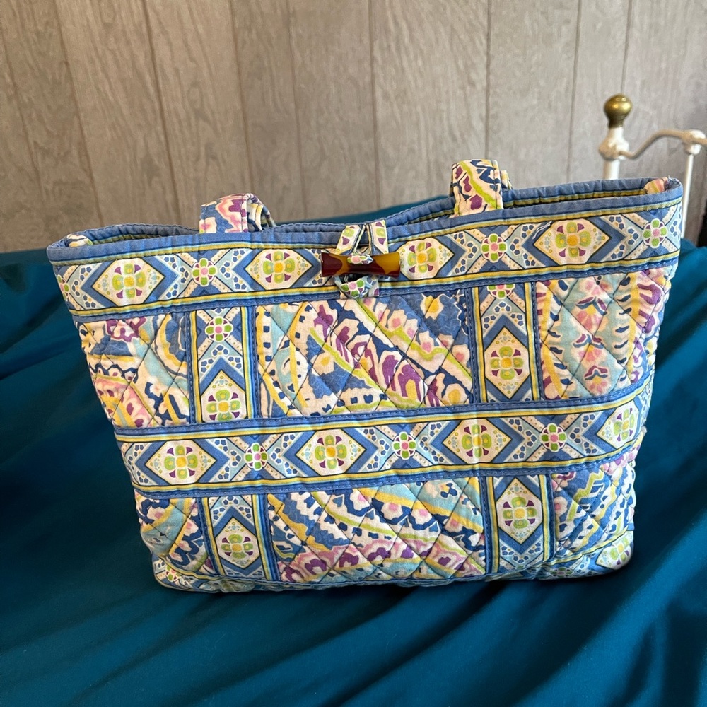 Vera Bradley tote style purse.